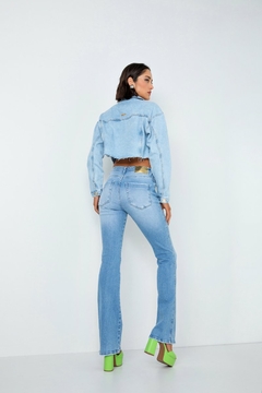 Imagem do JAQUETA JEANS TRUCKER CROPPED MANGA LONGA