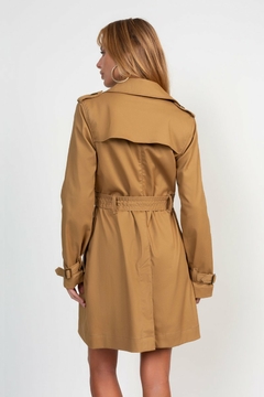 CASACO FEMININO ALONGADO EM SARJA DE INVERNO BEGE - comprar online