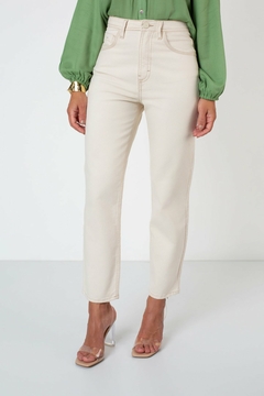 CALÇA JEANS AGATA STRAIGHT CROPPED BEGE - Amsterdam Closet