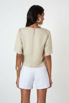 BLUSA EM LINHO SOLTA DETALHE NA MANGA - Amsterdam Closet