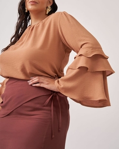 BLUSA CREPE COM BABADOS FEMININA na internet