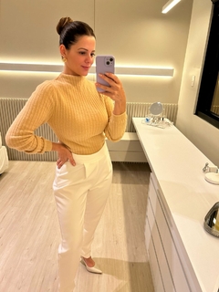 CALÇA EM ALFAIATARIA SOLTA FEMININA na internet