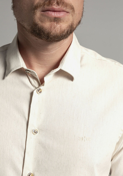 CAMISA MASCULINA SLIM EM LINHO na internet