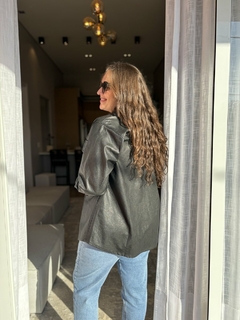 CAMISA EM CORINO ALONGADA - Amsterdam Closet