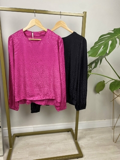 BLUSA EM CETIM SOLTA FEMININA - loja online