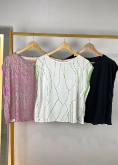 BLUSA EM VISCOSE COM RIBANA NA MANGA ESTAMPADA