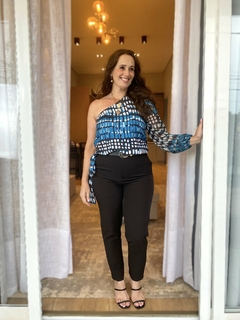 BLUSA BALONÊ EM CREPE COM AMARRAÇÃO - loja online