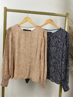 BLUSA EM CREPE SOLTA FEMININA - comprar online