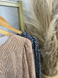 BLUSA EM CREPE SOLTA FEMININA na internet