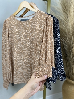 BLUSA EM CREPE SOLTA FEMININA