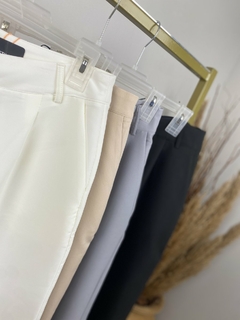 CALÇA EM ALFAIATARIA FEMININA - comprar online