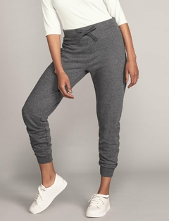 CALÇA FEMININA EM MOLETOM FELPADO