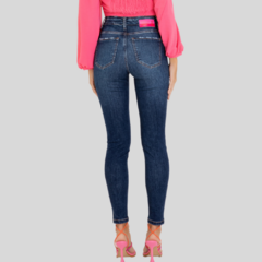 CALÇA JEANS SKINNY AZUL ESCURO FEMININA