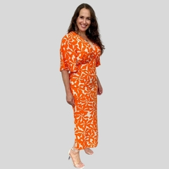 VESTIDO MIDI COM FENDAS NAS LATERAIS EM VISCO na internet