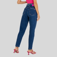 CALÇA JEANS MOM FEMININA