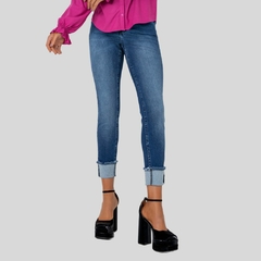 CALÇA JEANS FEMININA SKINNY CROPPED COM DETALHE NA BARRA - Amsterdam Closet