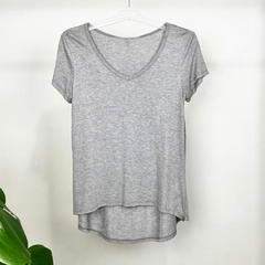 BLUSA BÁSICA EM MALHA VISCOSE COM MANGA CURTA - loja online