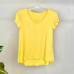 BLUSA BÁSICA EM MALHA VISCOSE COM MANGA CURTA - Amsterdam Closet