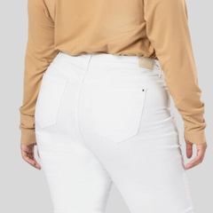 CALÇA JEANS FEMININA CHAPA BARRIGA SEMPRE BRANCA - loja online