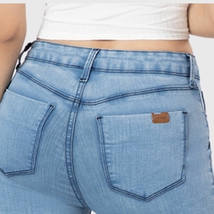 CALÇA JEANS SKINNY FEMININO COM ELASTANO 3 TAMANHOS EM 1 na internet