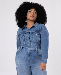 JAQUETA JEANS COM ELASTANO PLUS SIZE COM STRASS