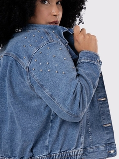 JAQUETA JEANS COM ELASTANO PLUS SIZE COM STRASS - comprar online