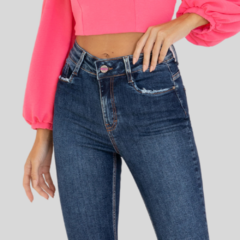 CALÇA JEANS SKINNY AZUL ESCURO FEMININA