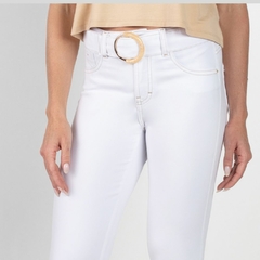 CALÇA FEMININA CROPPED COM CINTO - comprar online