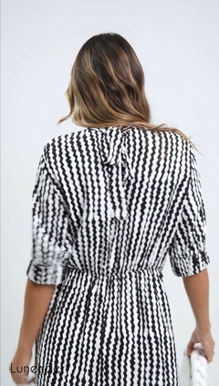 VESTIDO EM VISCOSE TECIDO MIDI COM FENDAS NAS LATERAIS - Amsterdam Closet
