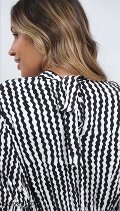 VESTIDO EM VISCOSE TECIDO MIDI COM FENDAS NAS LATERAIS - loja online