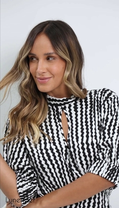 Imagem do VESTIDO EM VISCOSE TECIDO MIDI COM FENDAS NAS LATERAIS