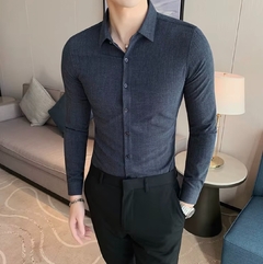 Slim-fit long-sleeve shirt made from flannel fibers on internet