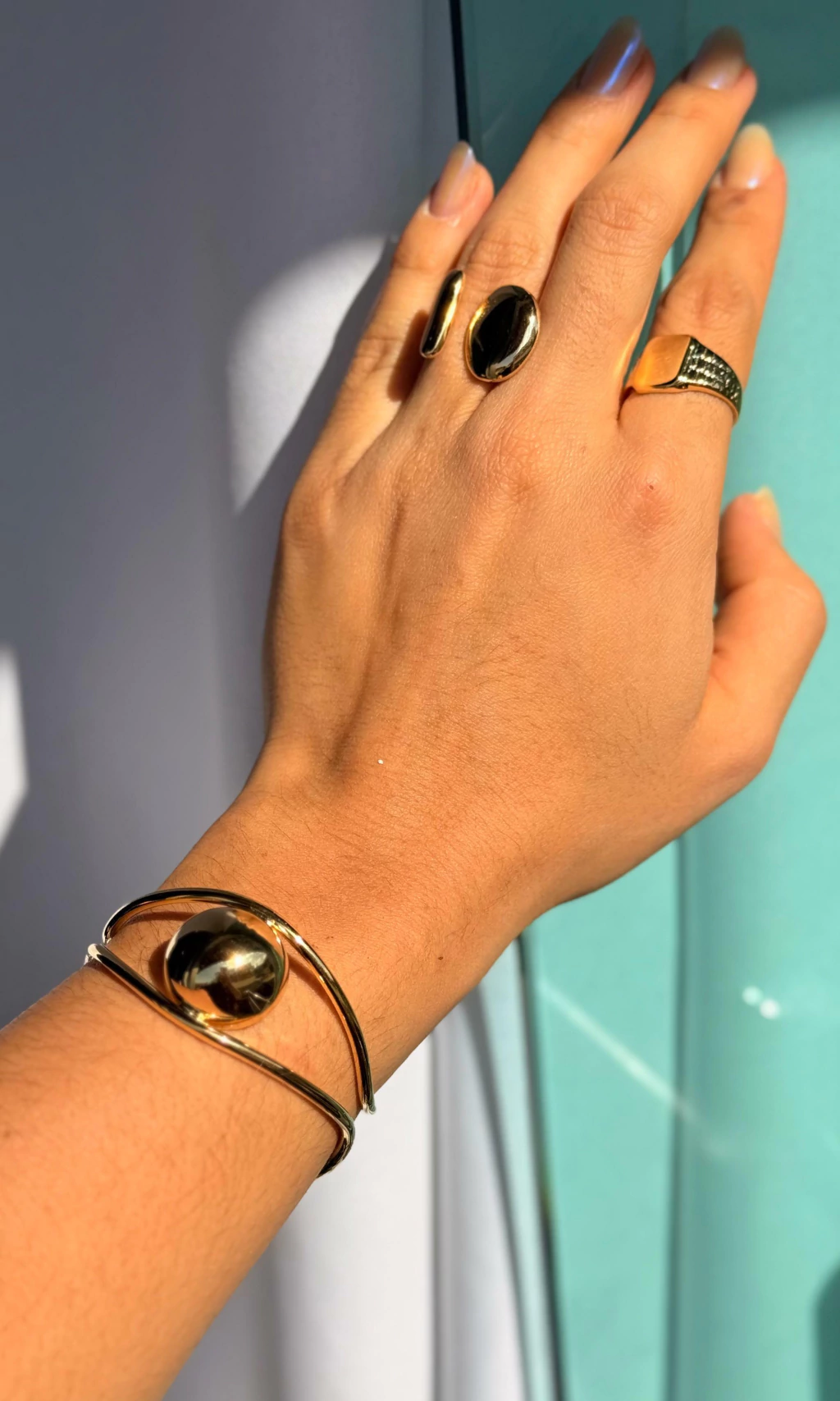 BRACELETE ORGÂNICO COM ESFERA