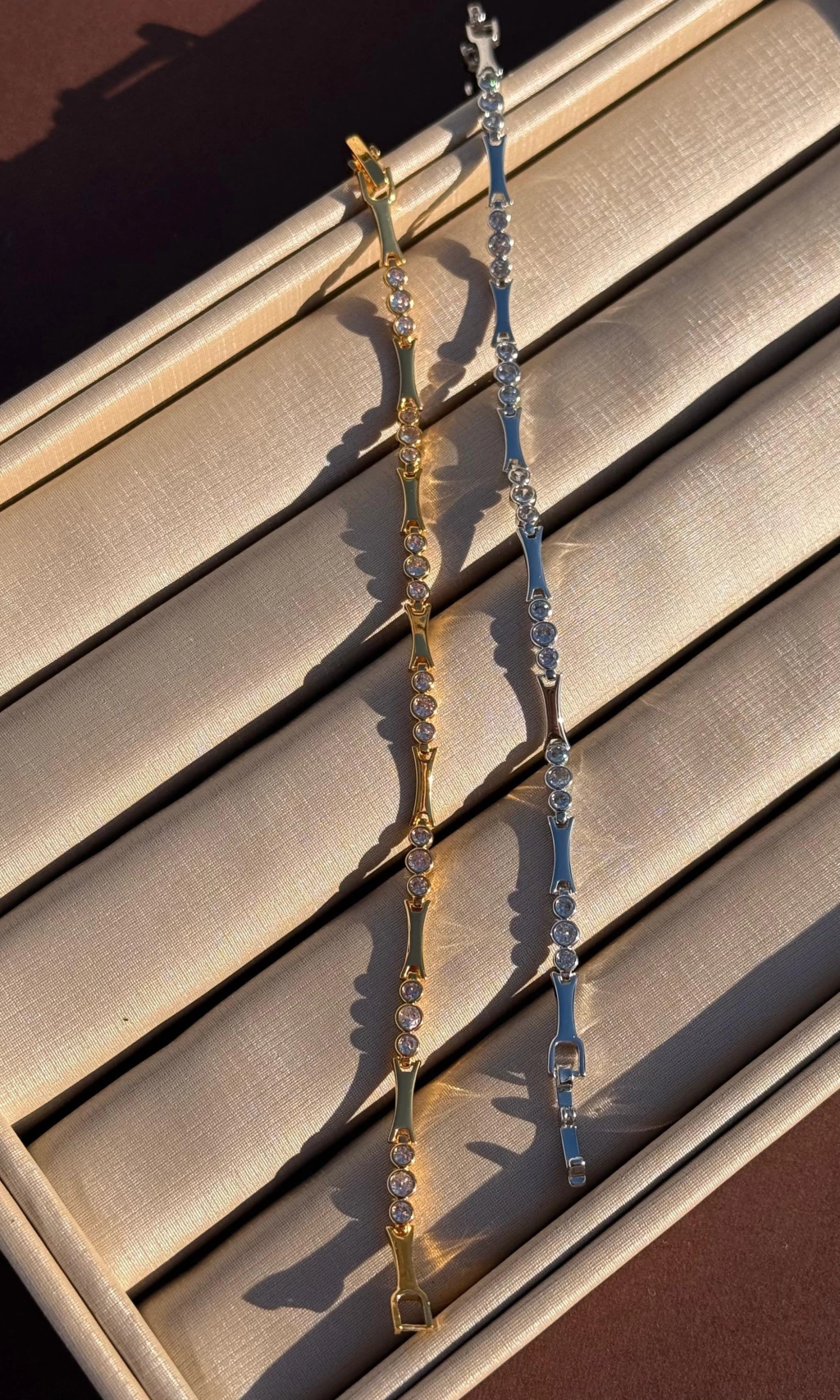 PULSEIRA C/ ZIRCÔNIAS