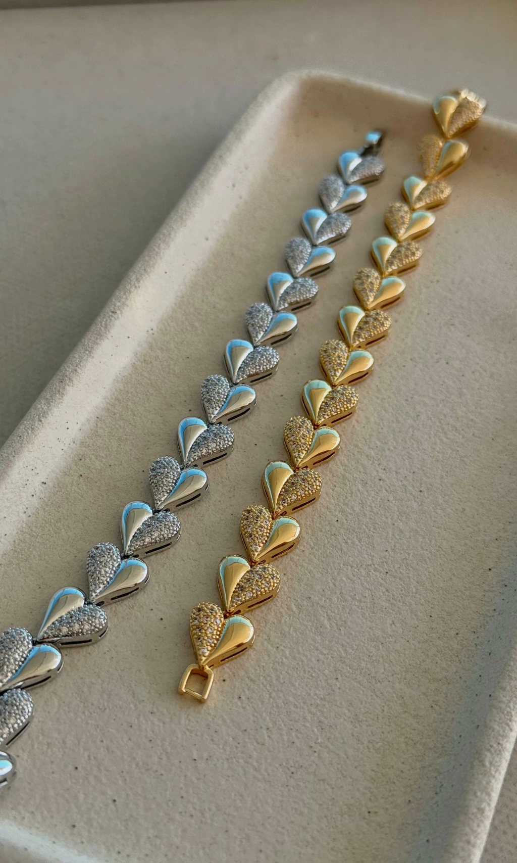 PULSEIRA DE CORAÇÃO COM ZIRCÔNIAS