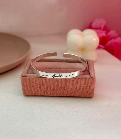 Bracelete Faith (Fé) - Banhado a prata