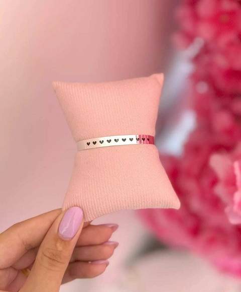 Bracelete Mini Corações Resinados - Banhado a prata
