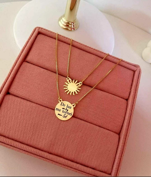 Escapulário "Me Tornei Sol" - Banhado a ouro