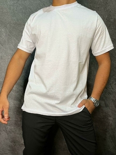 CAMISETA BÁSICA BRANCA