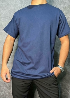CAMISETA BÁSICA AZUL MARINHO
