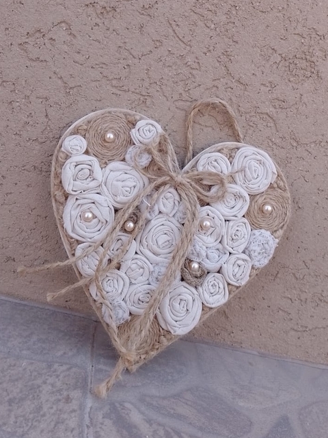 Corazon para colgar de madera decorado - comprar online
