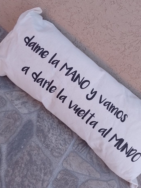 Almohadon rectangular DAME LA MANO - comprar online