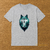 Imagen de Camiseta unisex Lobo Bosque – Silueta con paisaje de niebla y venado