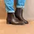 Bota bico redondo detalhe tressê - comprar online