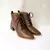 Bota bico fino amarrada salto quadrado - VELVI - A marca da Vintage