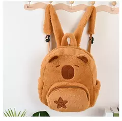 Mochila de capivara pelucia - Elyseon