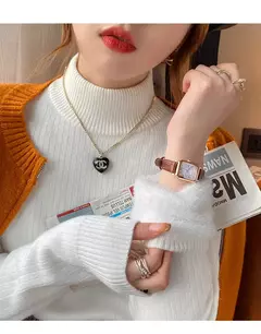 Camisola de gola alta feminina inverno 2025 retrô vermelho com forro de veludo - comprar online