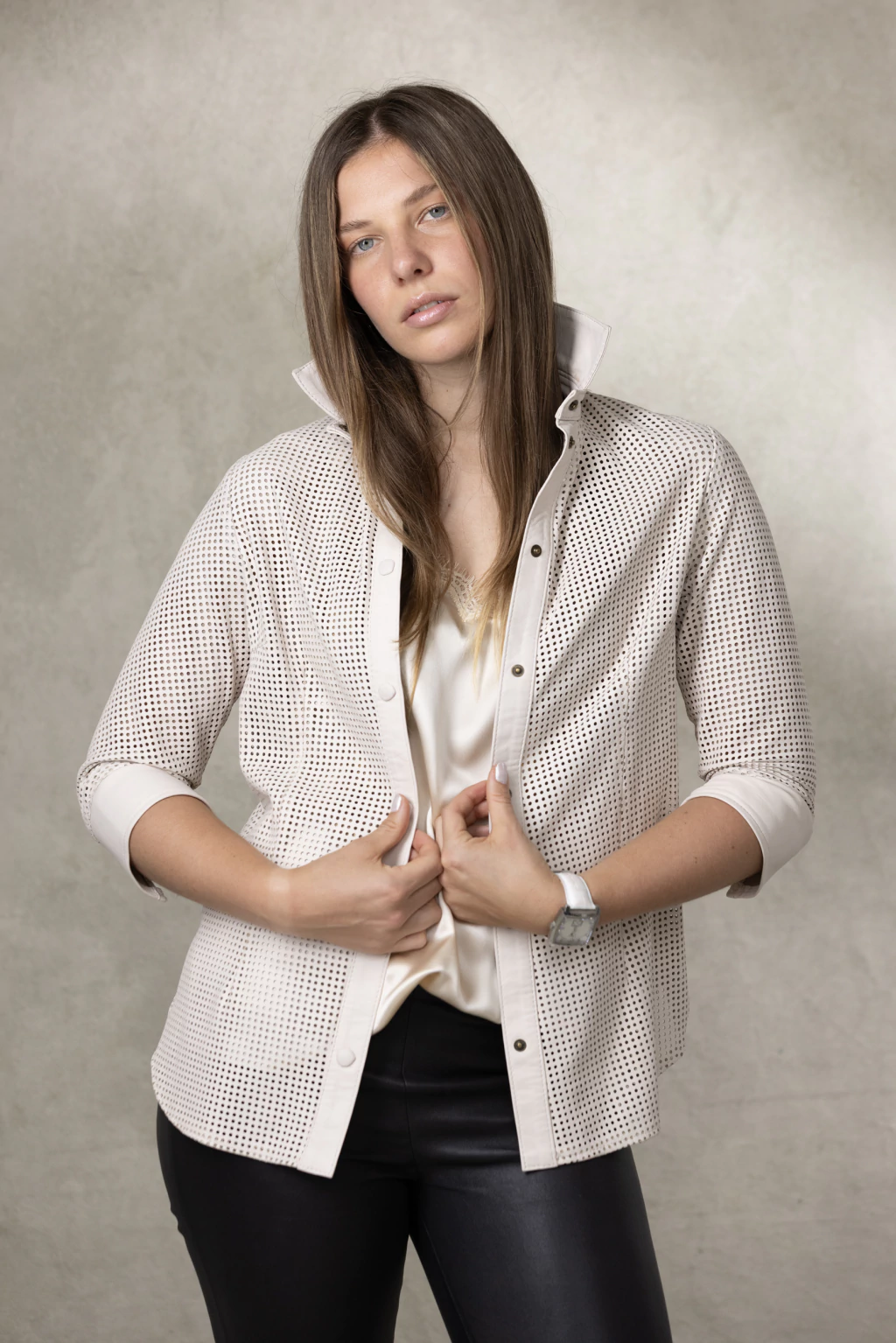 Camisa gogo cuero calado