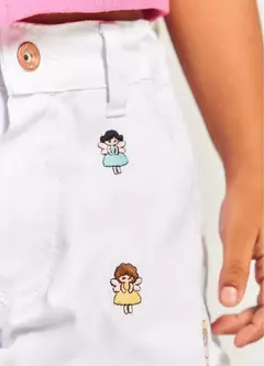 SHORT JARDIM MÁGICO BRANCO na internet