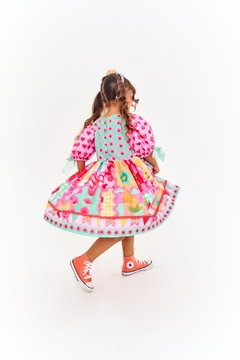 VESTIDO A FESTA VAI COMECAR BALANCE VERDE E ROSA - Carretel Kids